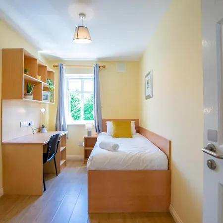 104 - 4-bedroom Home, بيت للعطل غالواي