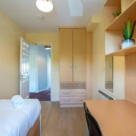 104 - 4-bedroom Home, بيت للعطل غالواي