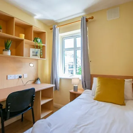 Holiday home 104 - 4-bedroom Home,