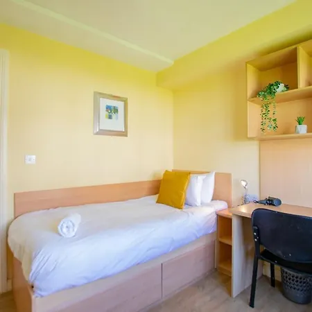 Holiday home 104 - 4-bedroom Home,