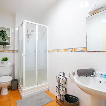 104 - 4-bedroom Home, Сasa de vacaciones