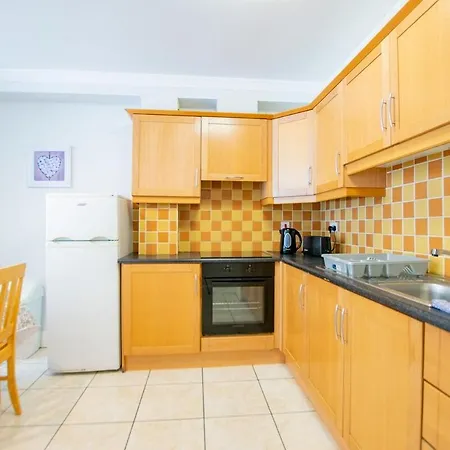 Сasa de vacaciones 104 - 4-bedroom Home,