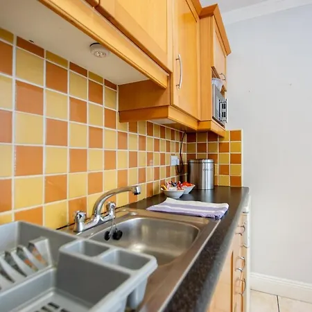 Сasa de vacaciones 104 - 4-bedroom Home, Galway