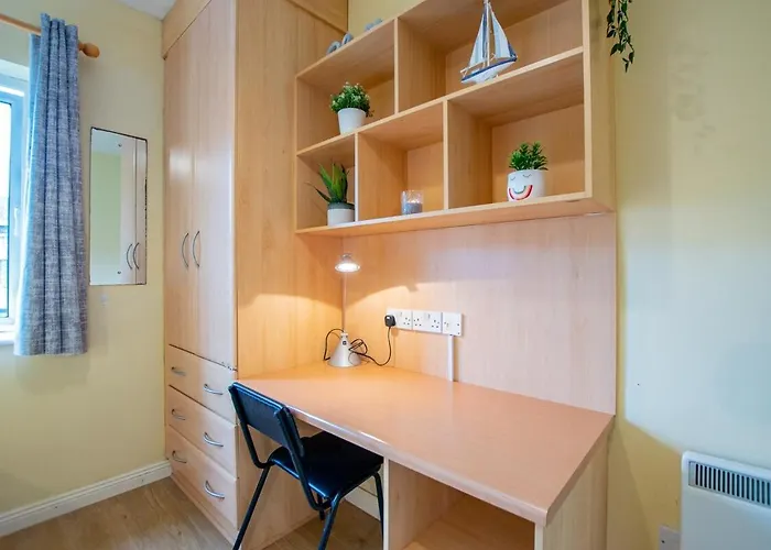 104 - 4-bedroom Home, Casa de Férias