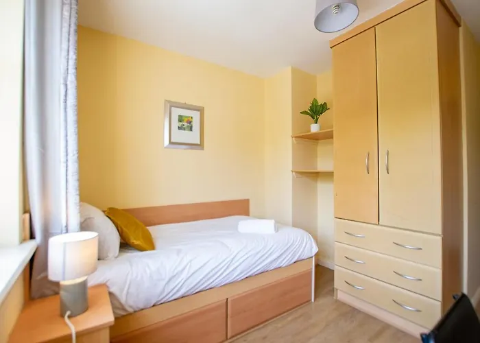 104 - 4-bedroom Home, 別荘 *