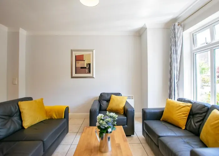 104 - 4-bedroom Home, Casa de Férias Galway