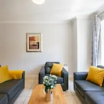 104 - 4-bedroom - Parking Holiday home Galway