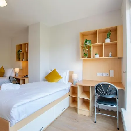 104 - 4-bedroom - Parking