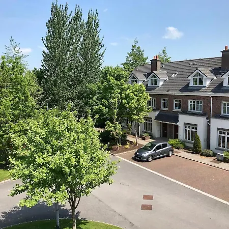 104 - 4-bedroom - Parking * Galway