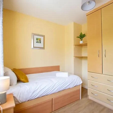 104 - 4-bedroom Home, 別荘 *