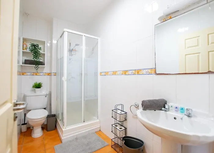 104 - 4-bedroom Home, Σπίτι διακοπών